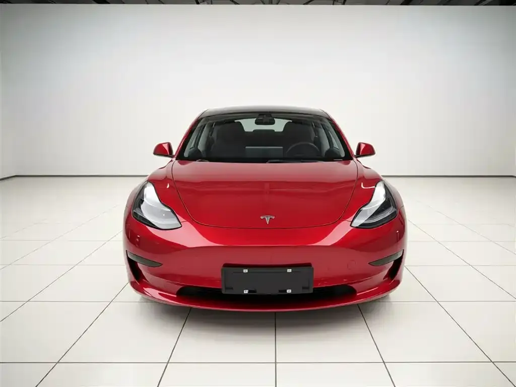 Tesla Model 3 — фото 4