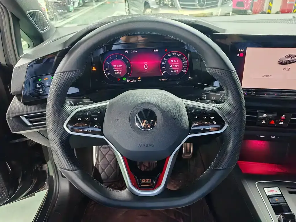 Volkswagen Golf GTI — фото 7