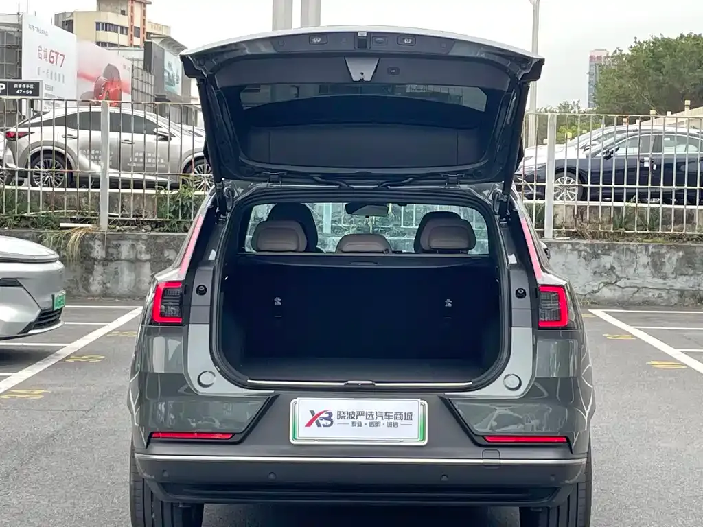 Volvo XC70 Plug-in Hybrid 2025 из CN, фото 5