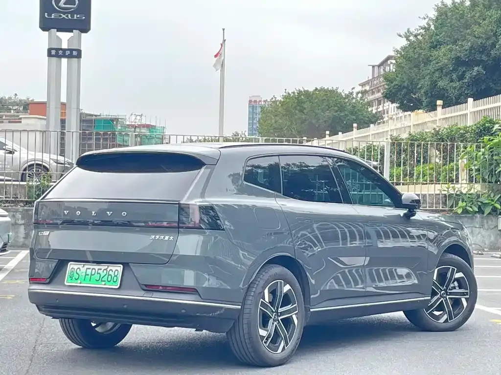 Volvo XC70 Plug-in Hybrid 2025 из CN, фото 10
