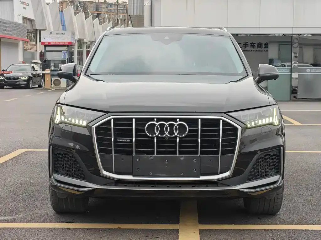 Audi Q7 2021 из CN, фото 8