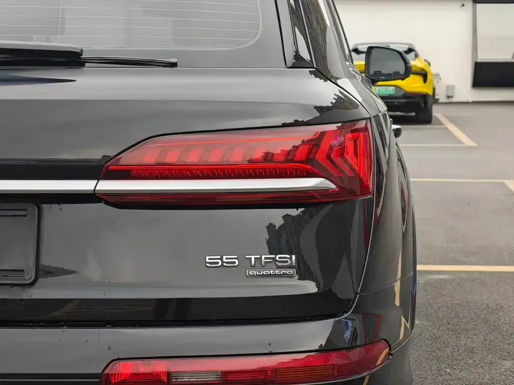 Audi Q7 2021 из CN, фото 7
