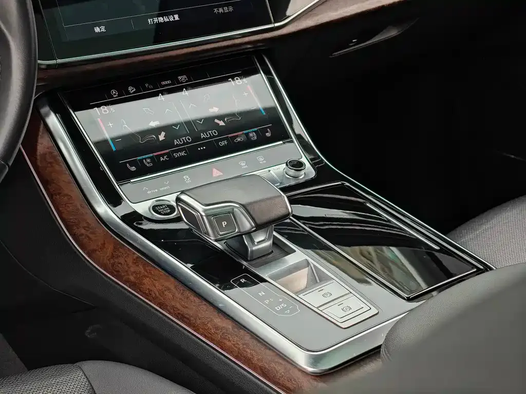 Audi Q7 2021 из CN, фото 5