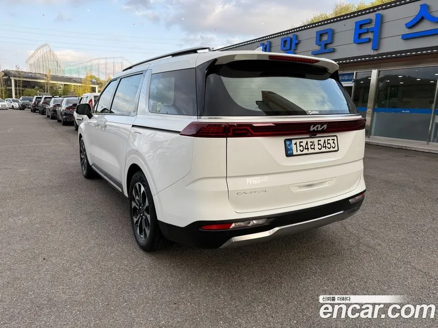 Kia Carnival — фото 10
