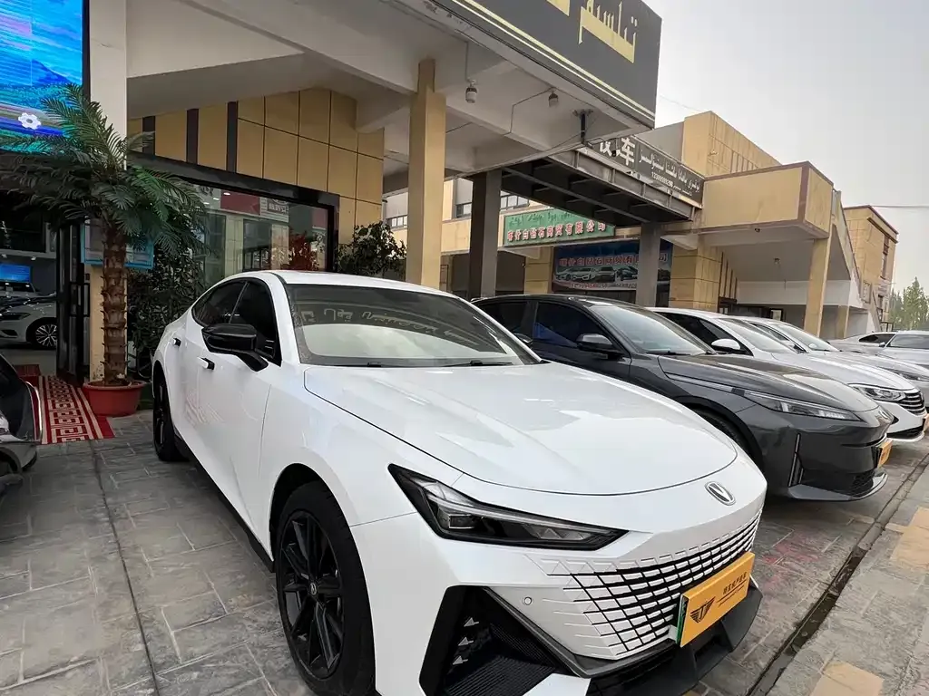 Changan UNI-V iDD 2023 из CN, фото 6
