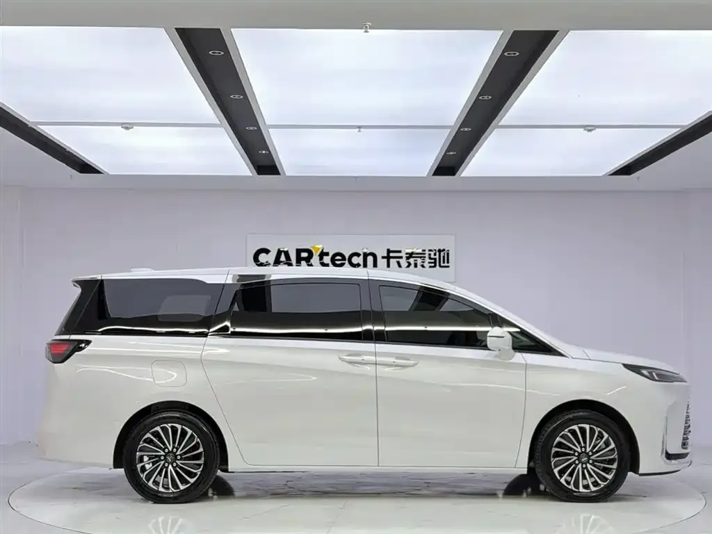 Buick GL8 Hybrid — фото 4