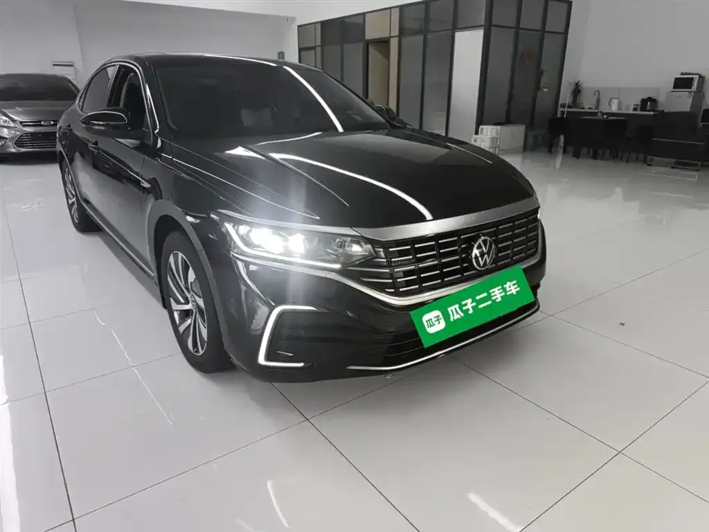 Volkswagen Passat New Energy — фото 7