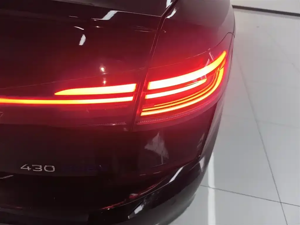 Volkswagen Passat New Energy — фото 2