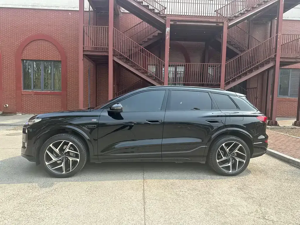 Audi Q6L e-tron — фото 4