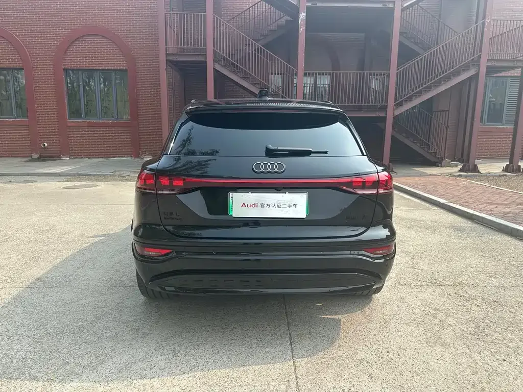 Audi Q6L e-tron — фото 10