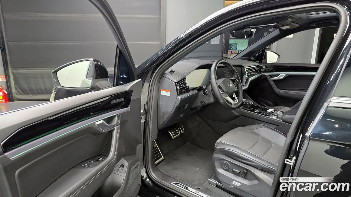 Volkswagen Touareg 2023 из KR, фото 10