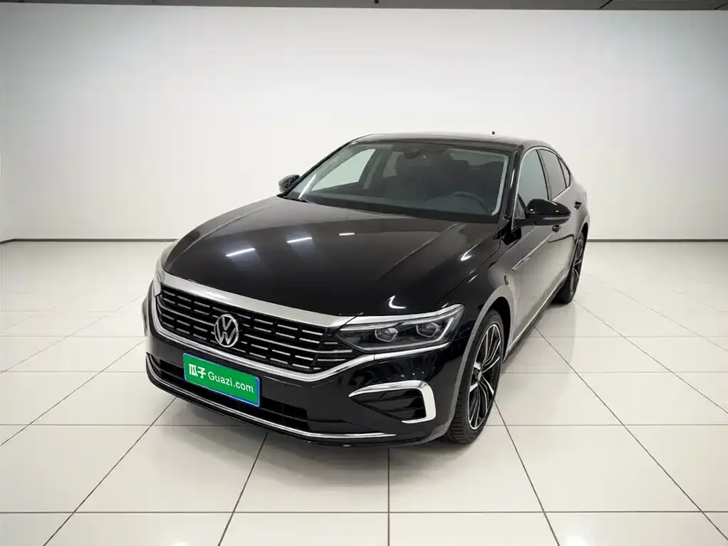 Volkswagen Passat — фото 1