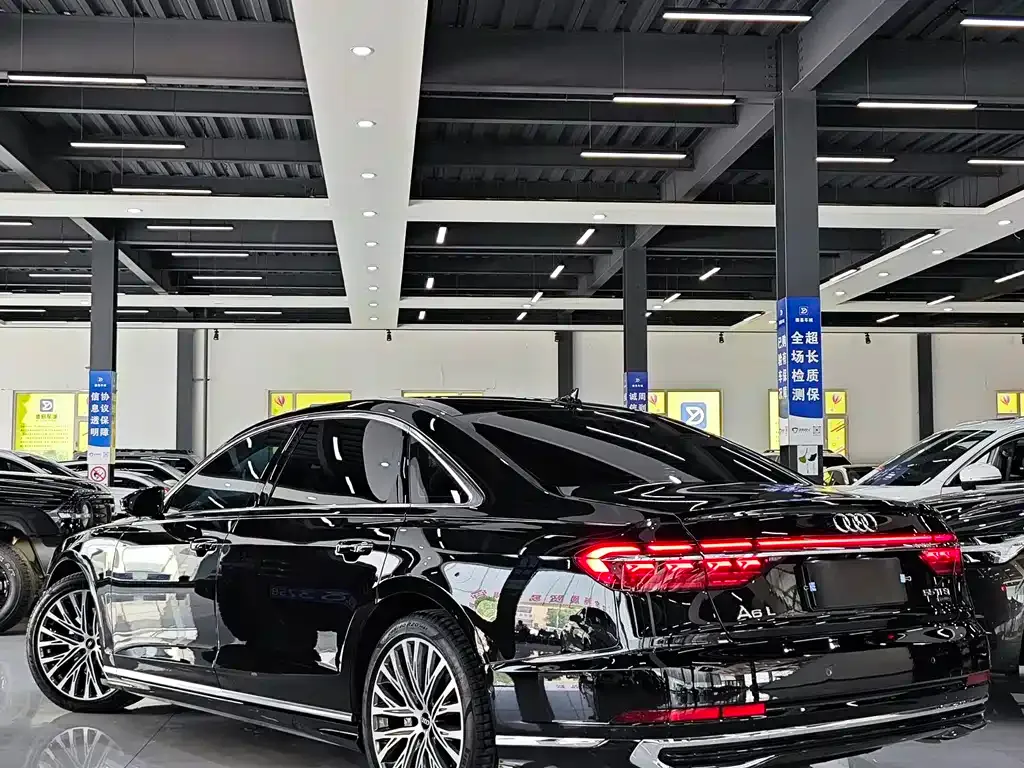 Audi A8 — фото 5