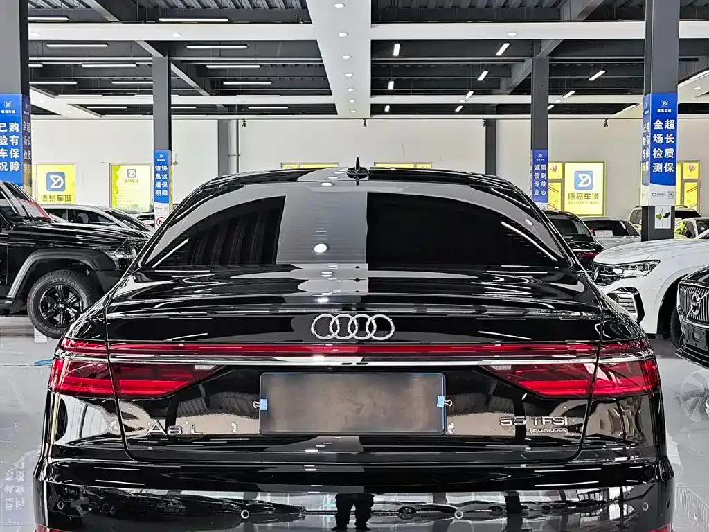Audi A8 — фото 9
