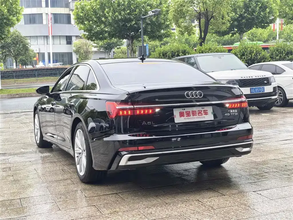 Audi A6L — фото 7