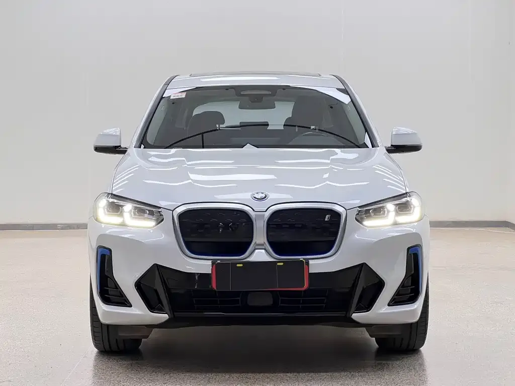 BMW iX3 — фото 4