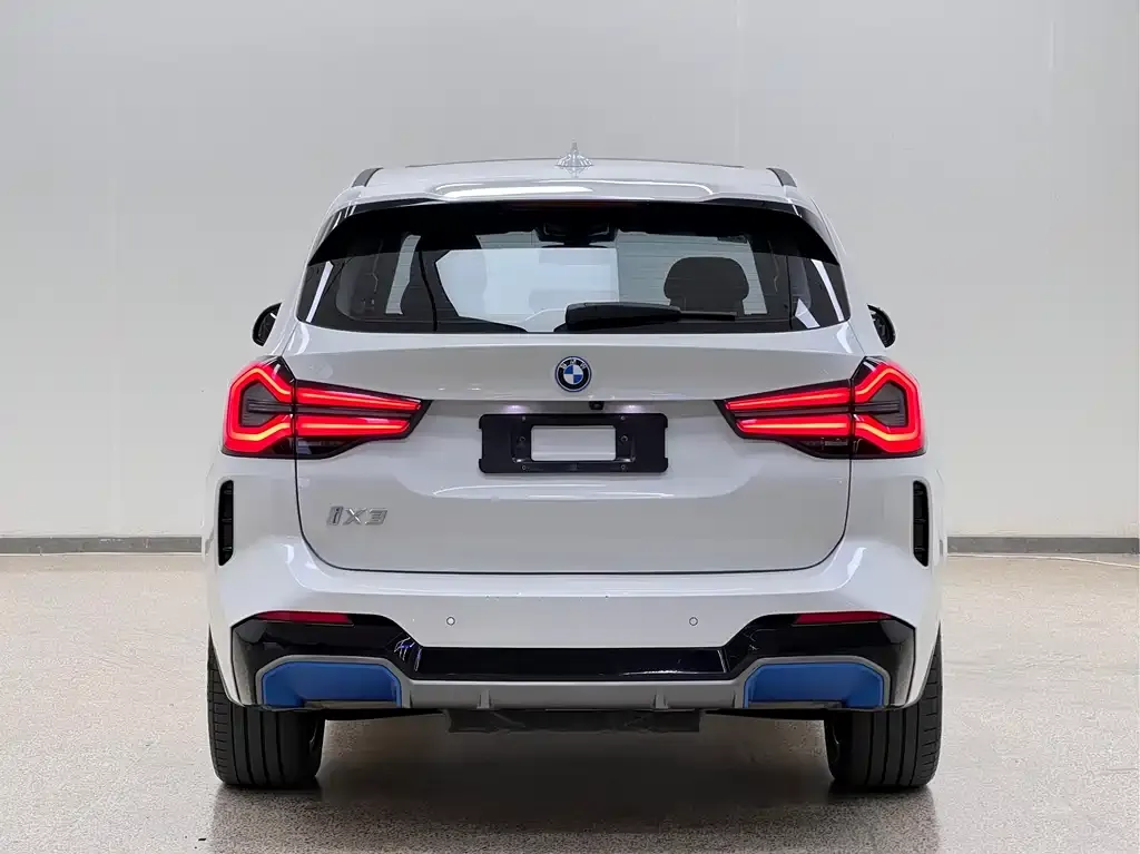 BMW iX3 — фото 3