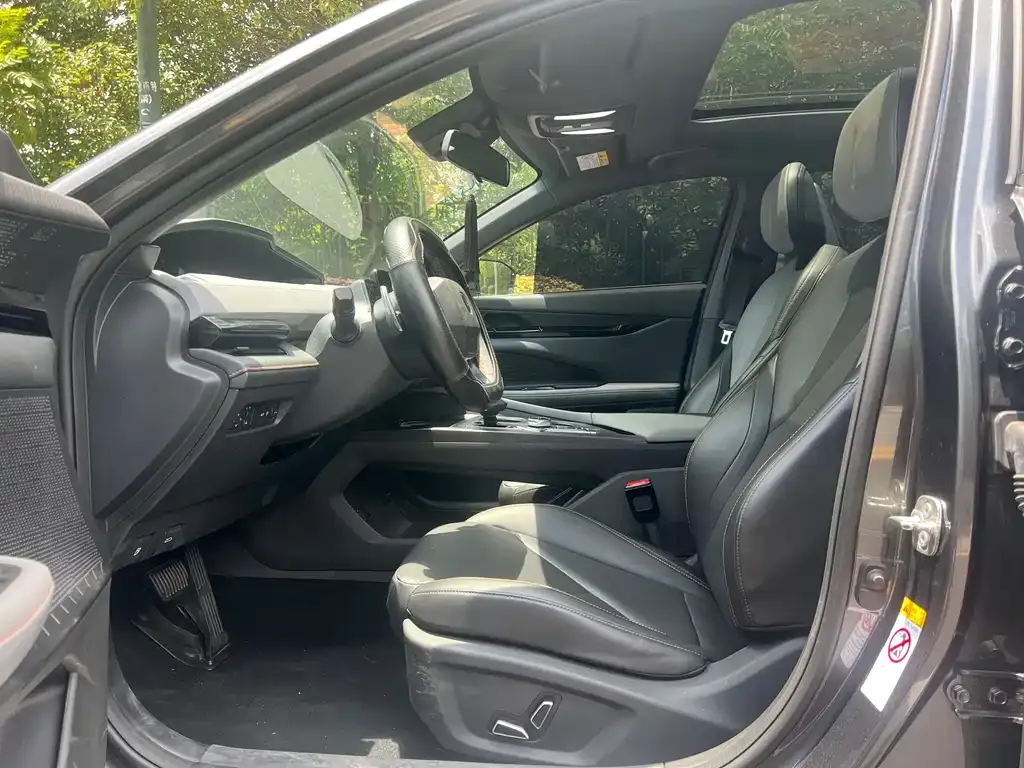 Changan UNI-V 2023 из CN, фото 2