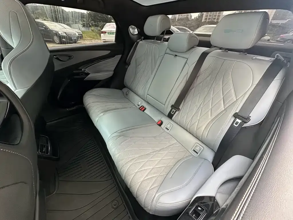 BYD Seal — фото 3
