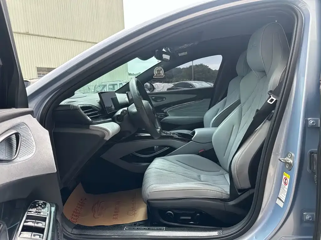 BYD Seal — фото 6