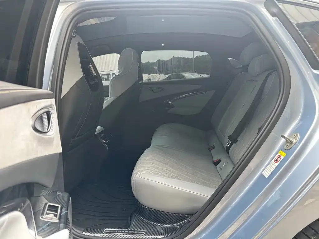 BYD Seal — фото 8