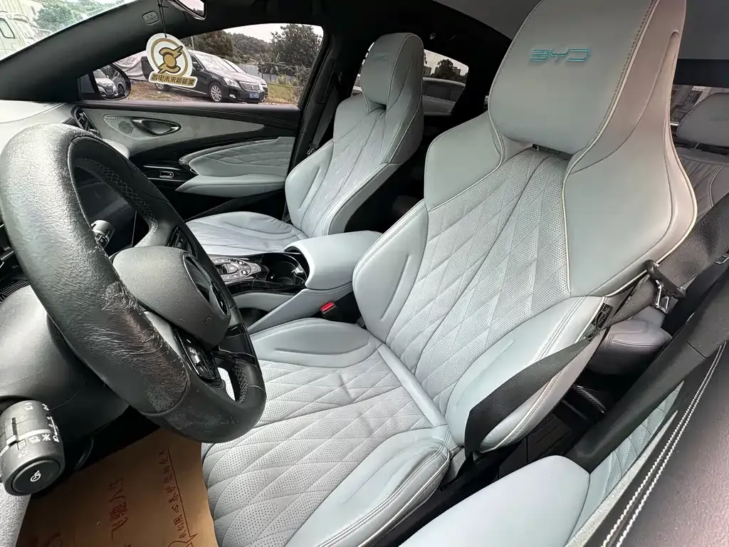 BYD Seal — фото 10