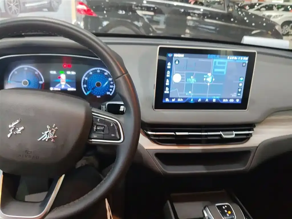 Hongqi E-QM5 — фото 8