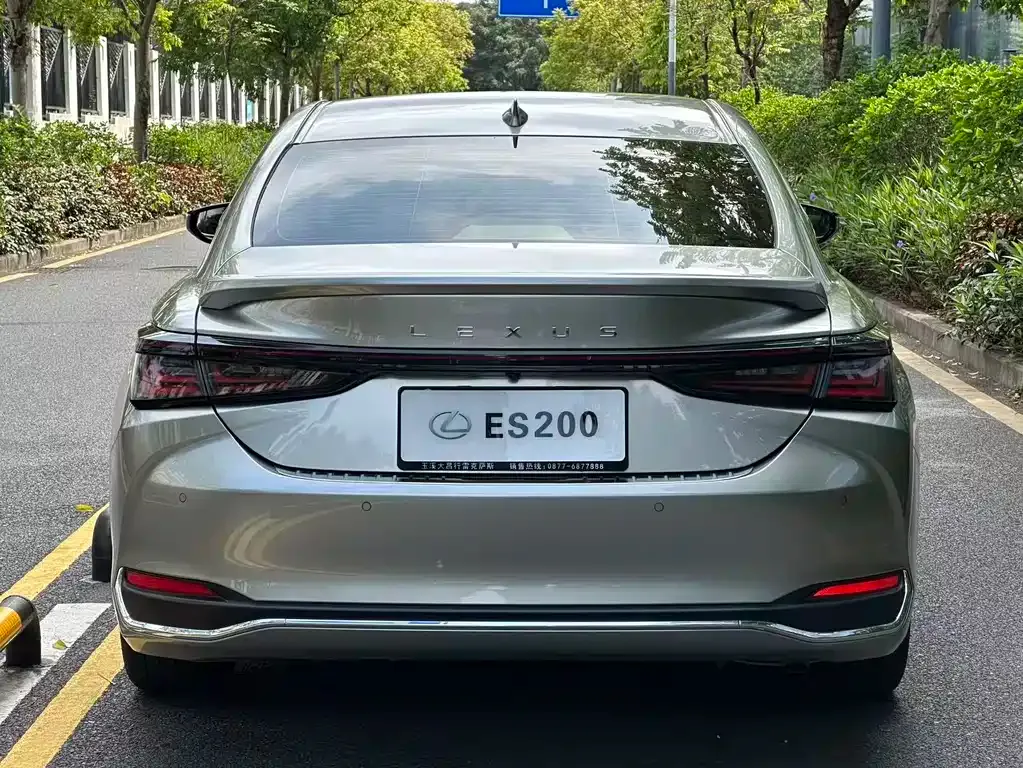 Lexus ES — фото 7