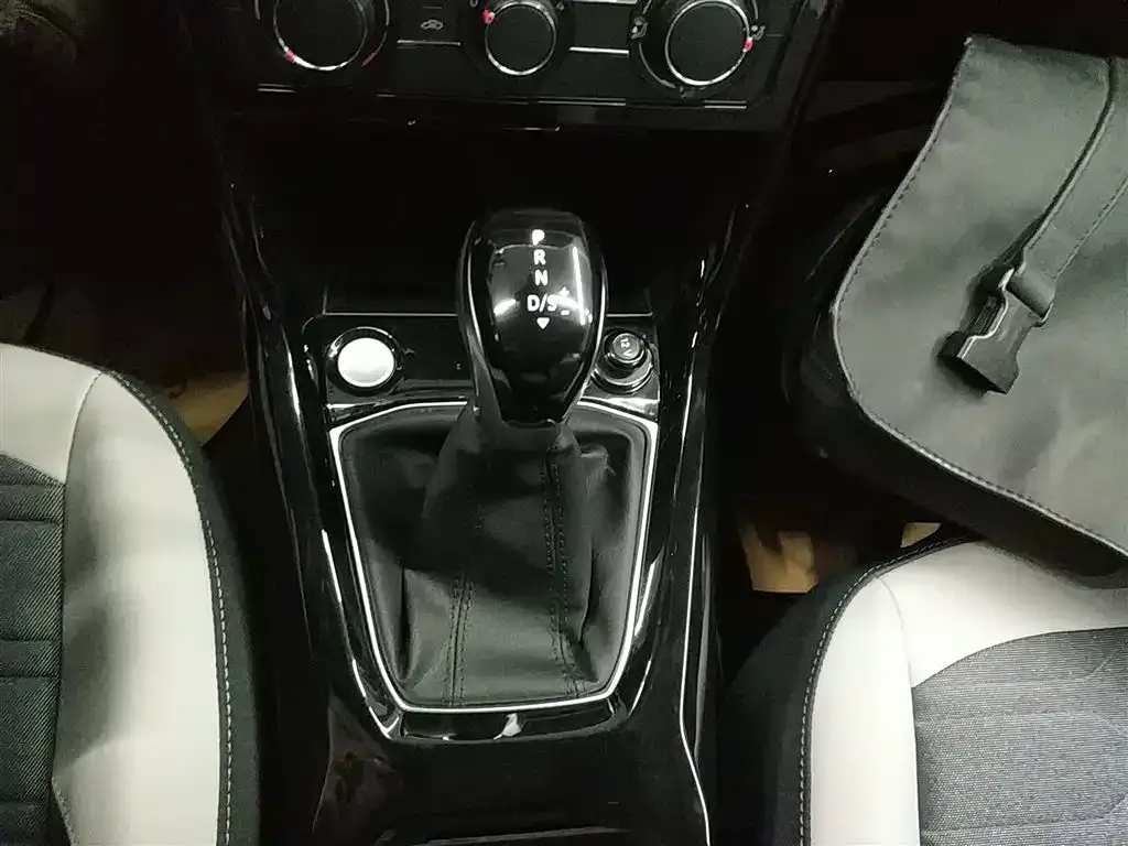 Volkswagen Tharu 2025 из CN, фото 8
