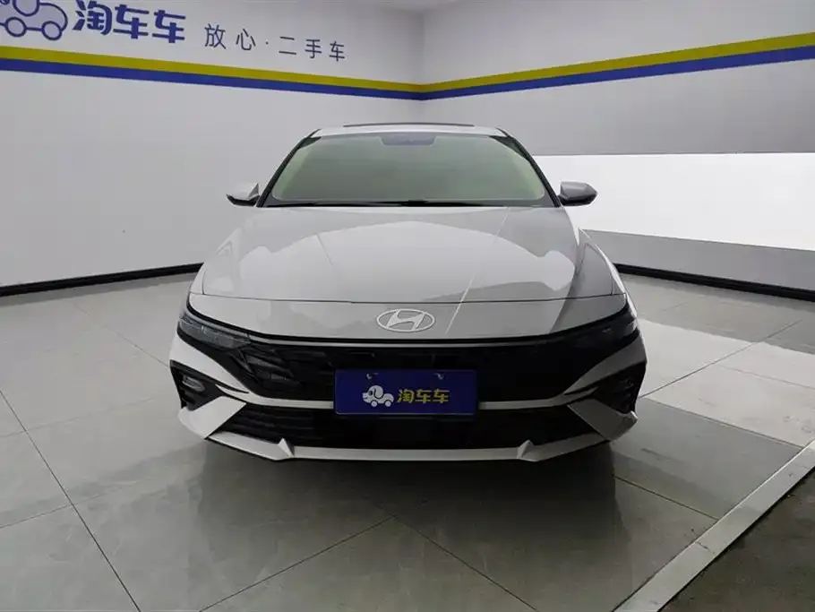 Hyundai Elantra — фото 3
