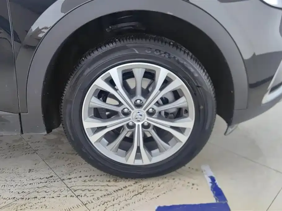 Buick Envision Plus — фото 9