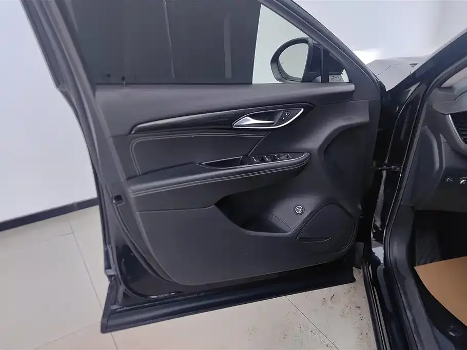 Buick Envision Plus — фото 6