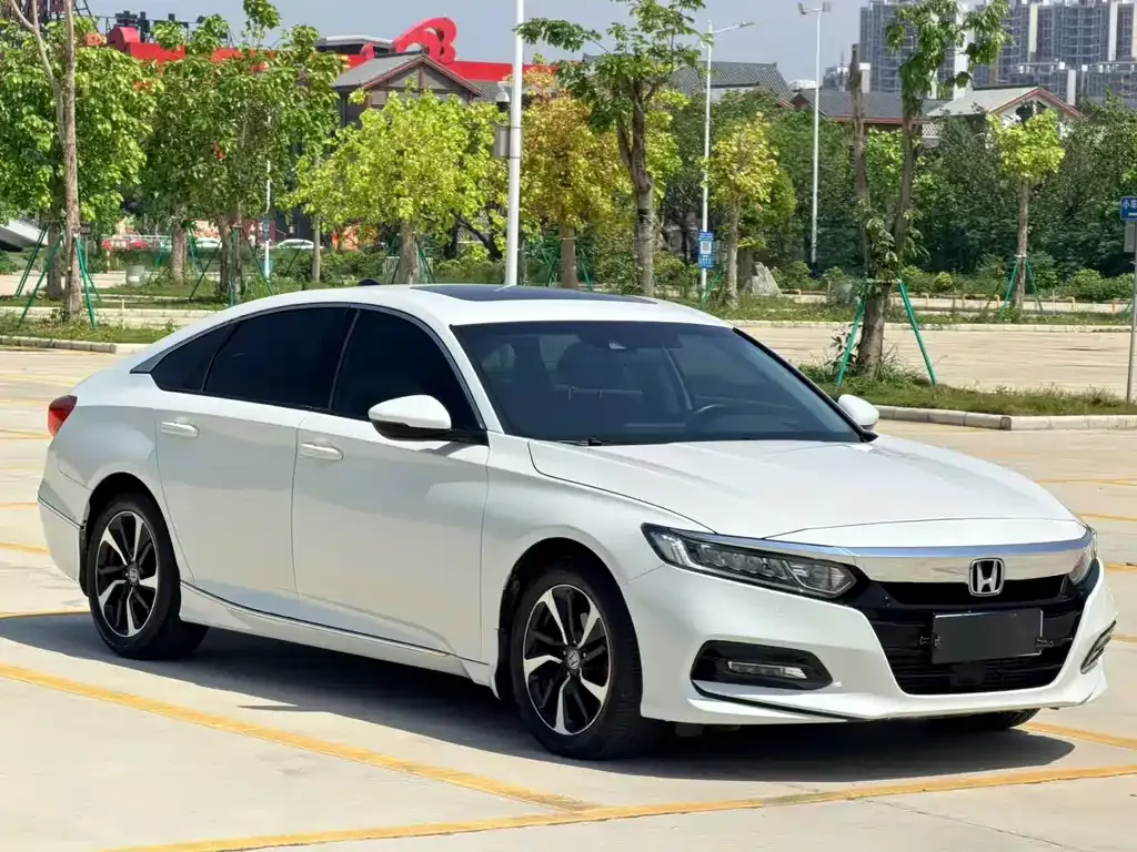 Honda Accord — фото 7
