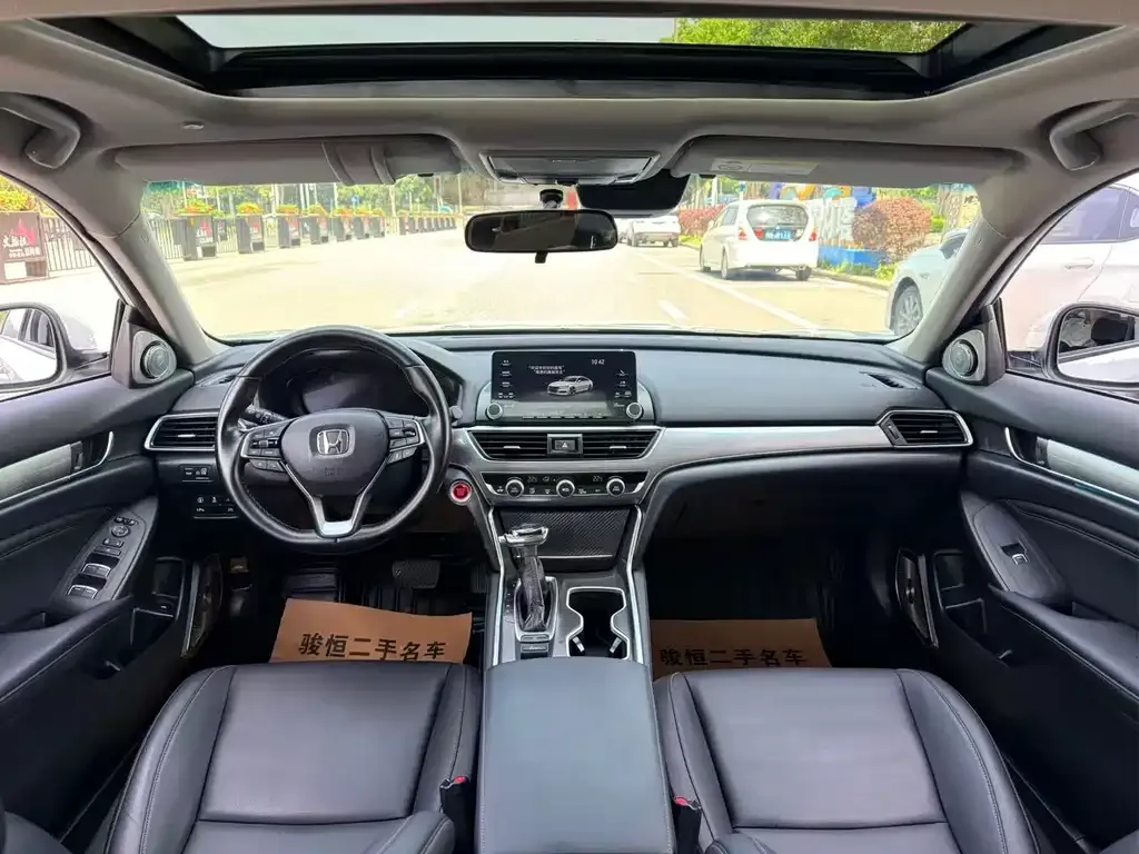 Honda Accord — фото 6