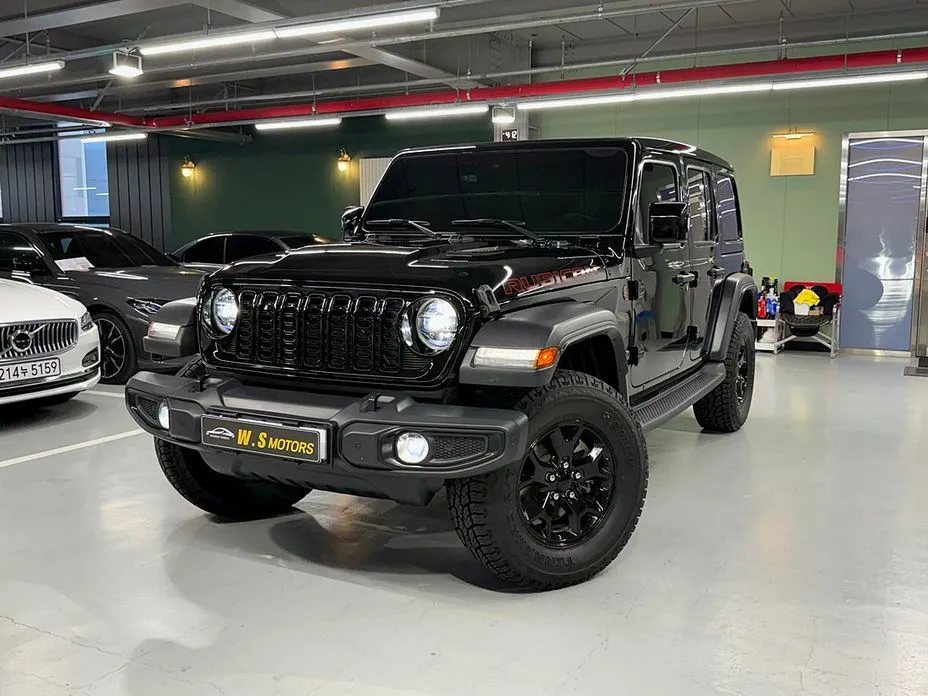 Jeep Wrangler — фото 1