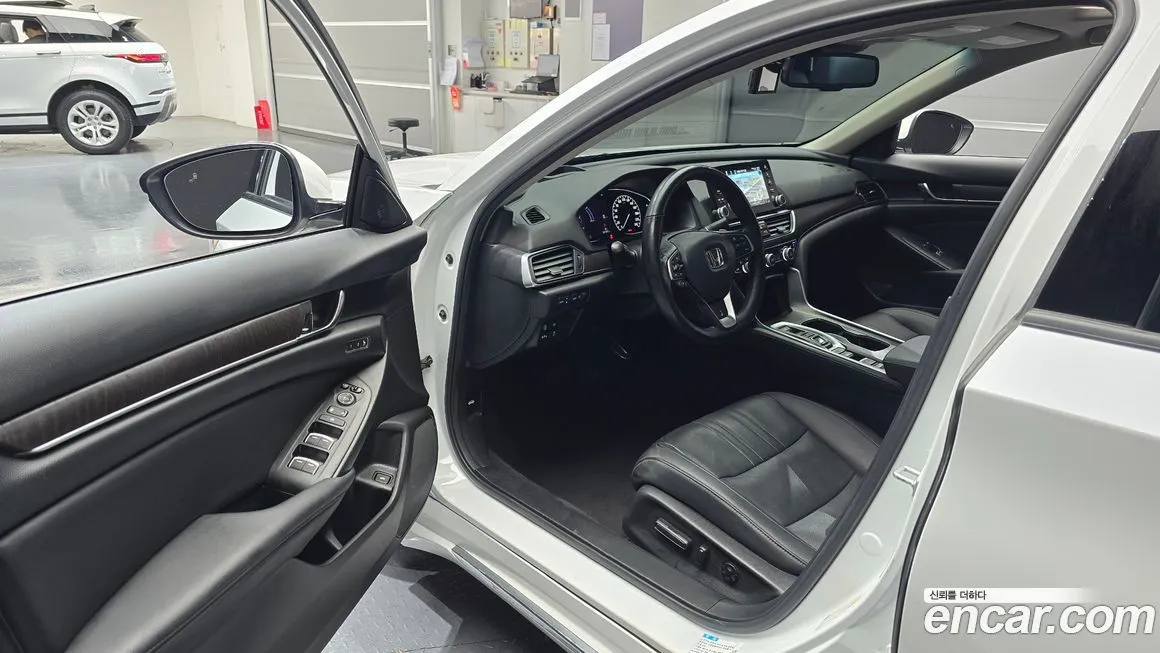 Honda Accord — фото 10