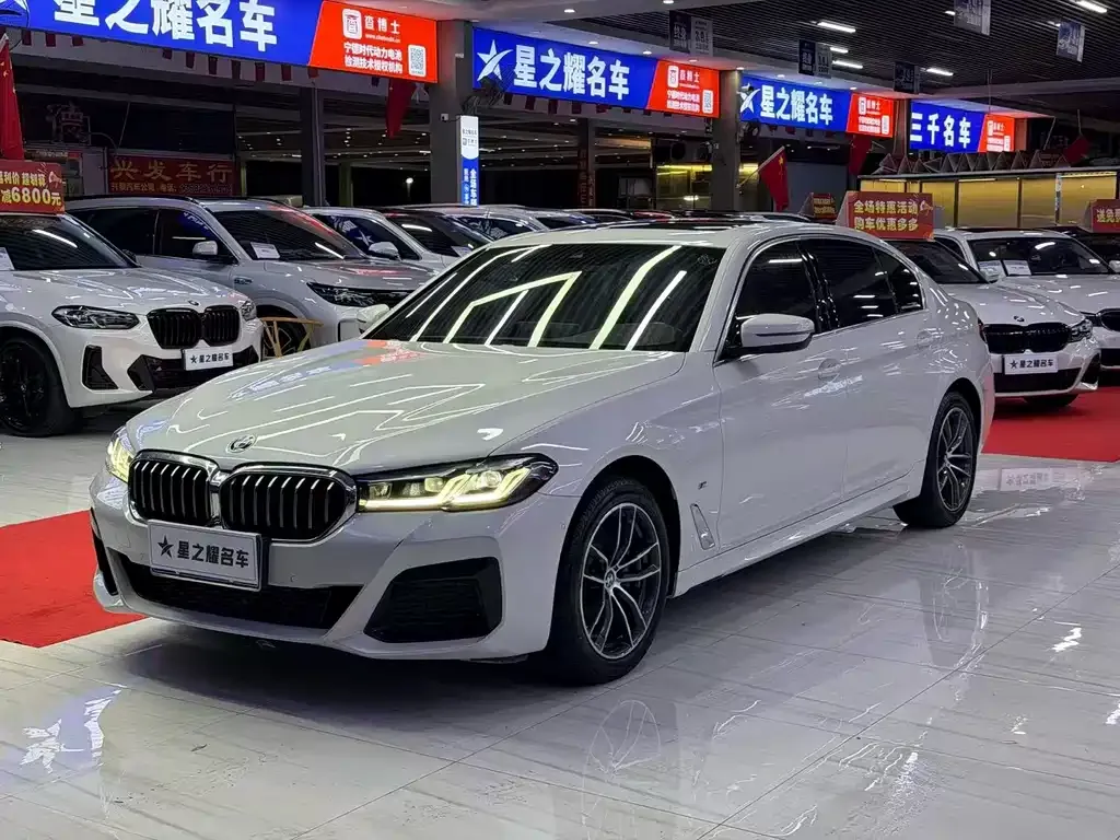 BMW 5 Series — фото 1