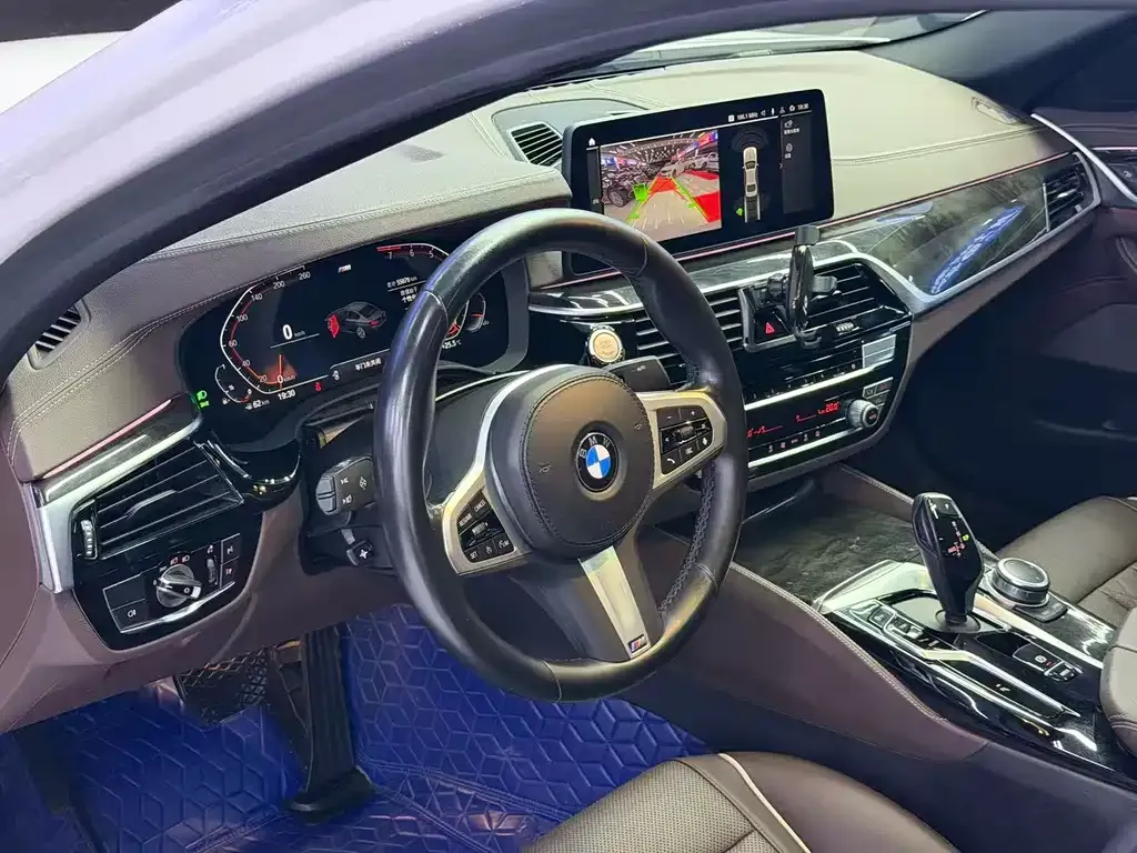 BMW 5 Series — фото 4