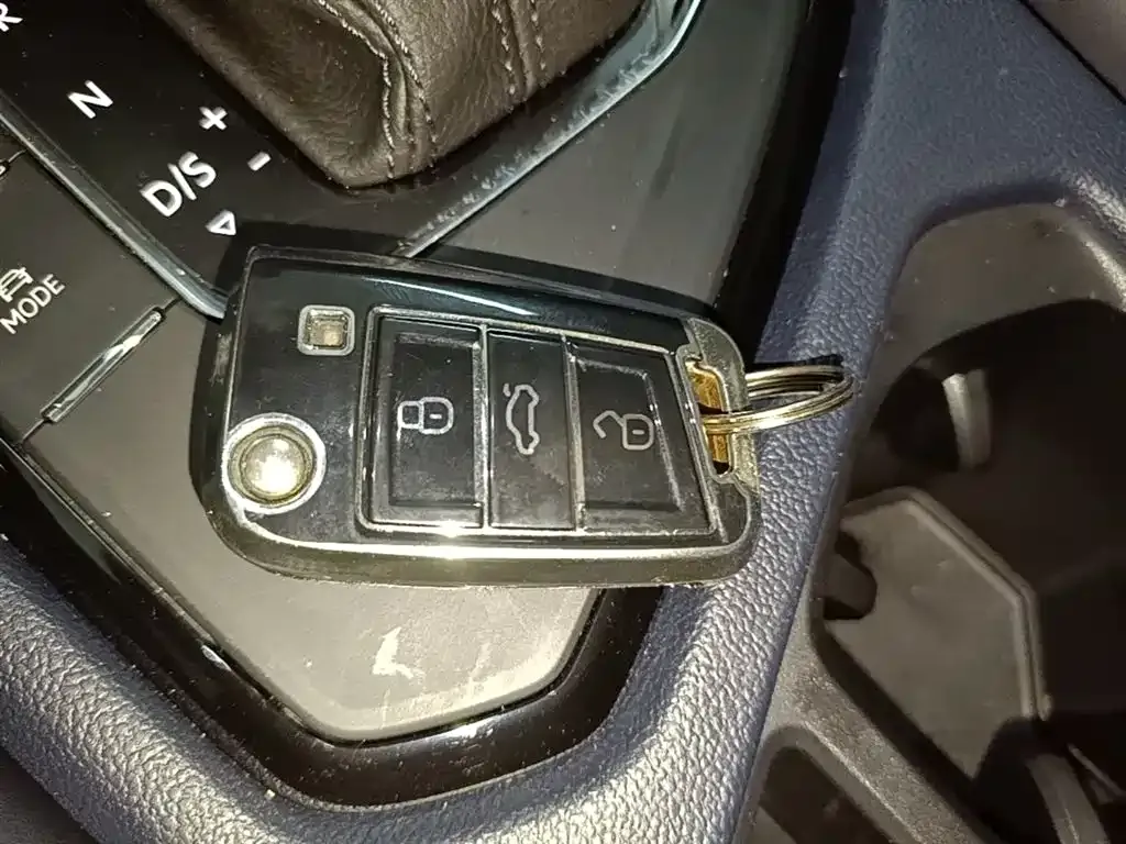 Volkswagen Tharu — фото 9