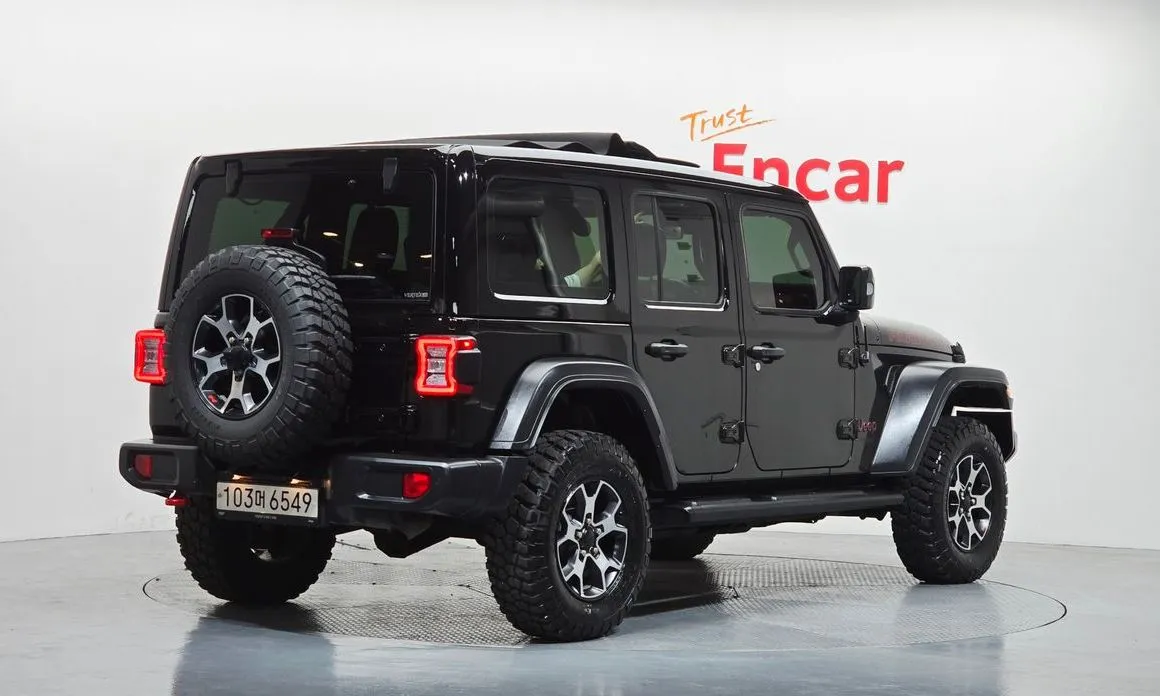 Jeep Wrangler — фото 7