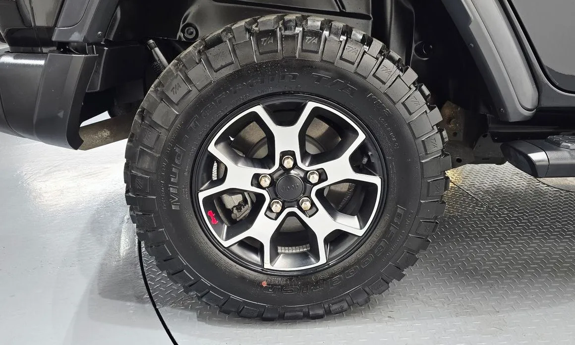 Jeep Wrangler — фото 9