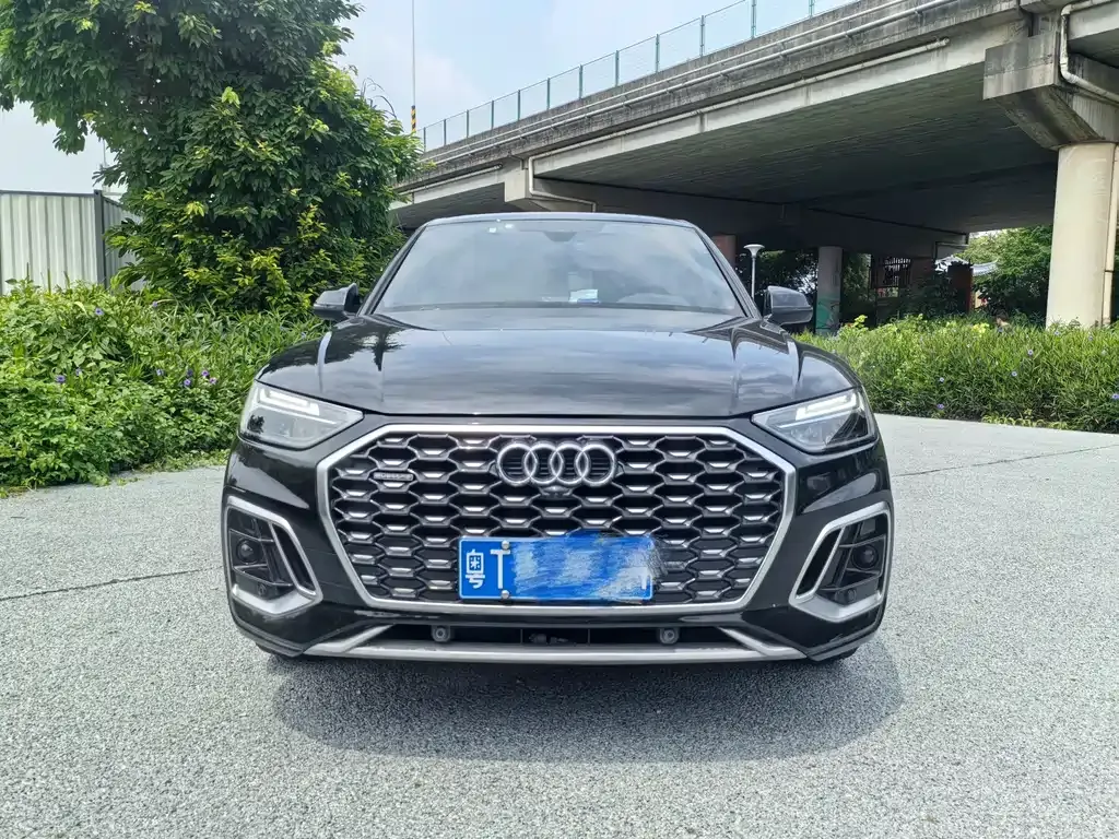 Audi Q5L Sportback — фото 9