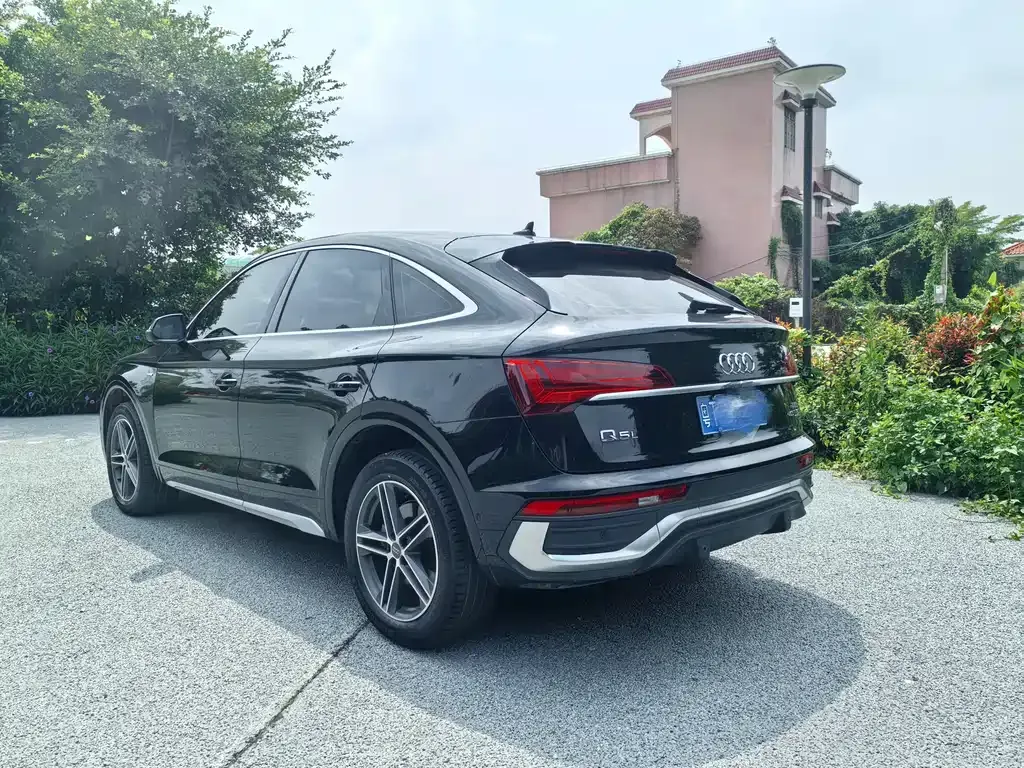 Audi Q5L Sportback — фото 6