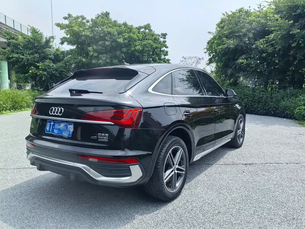 Audi Q5L Sportback — фото 10