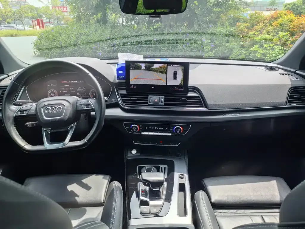 Audi Q5L Sportback — фото 4