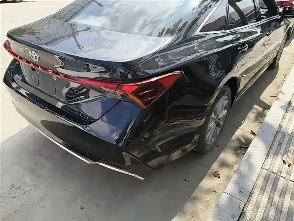 Toyota Avalon — фото 9