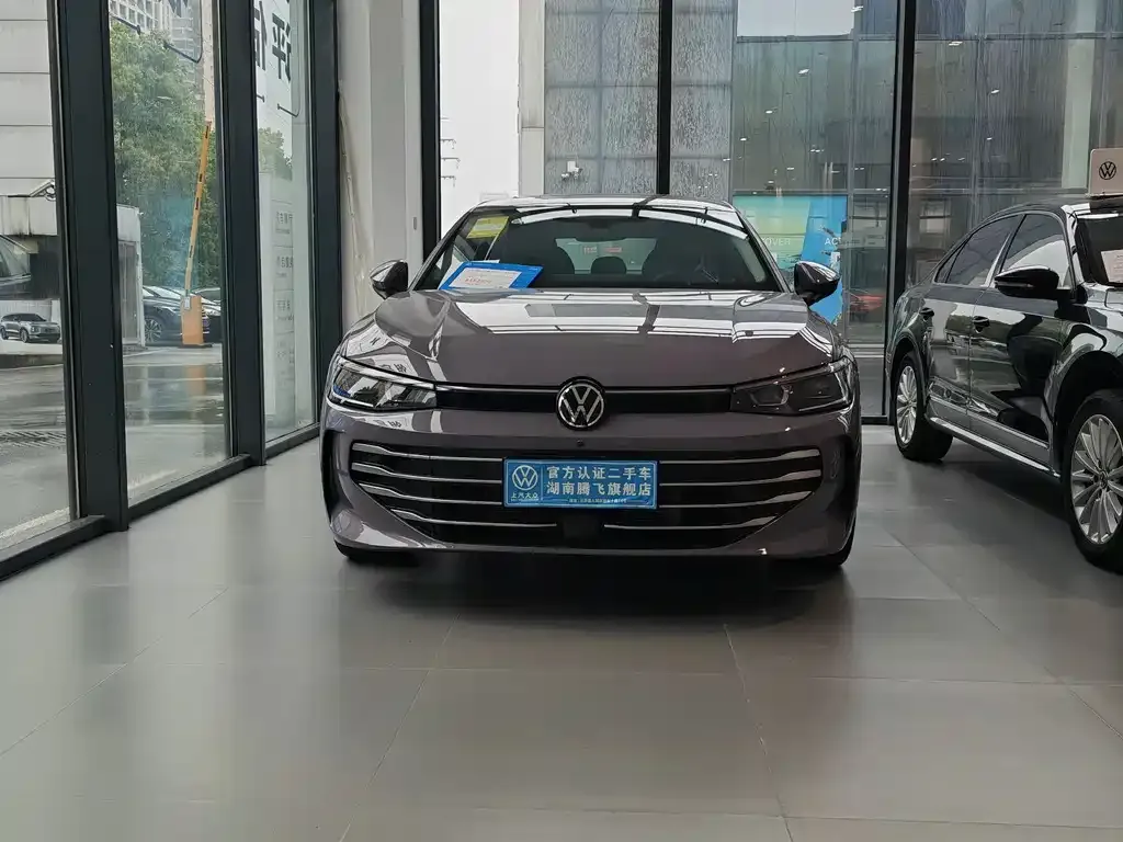 Volkswagen Passat — фото 1