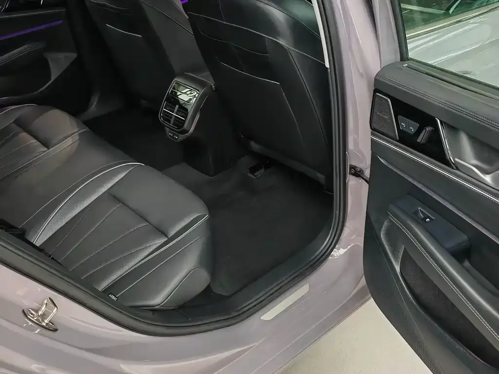 Volkswagen Passat — фото 7