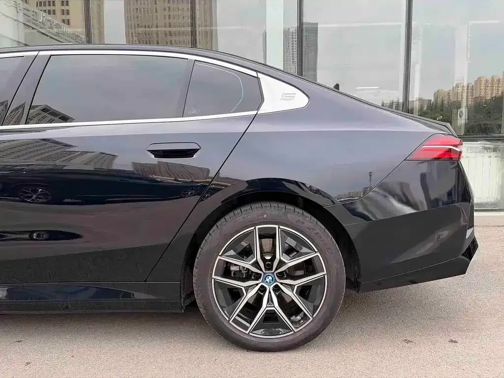 BMW i5 2024 из CN, фото 4