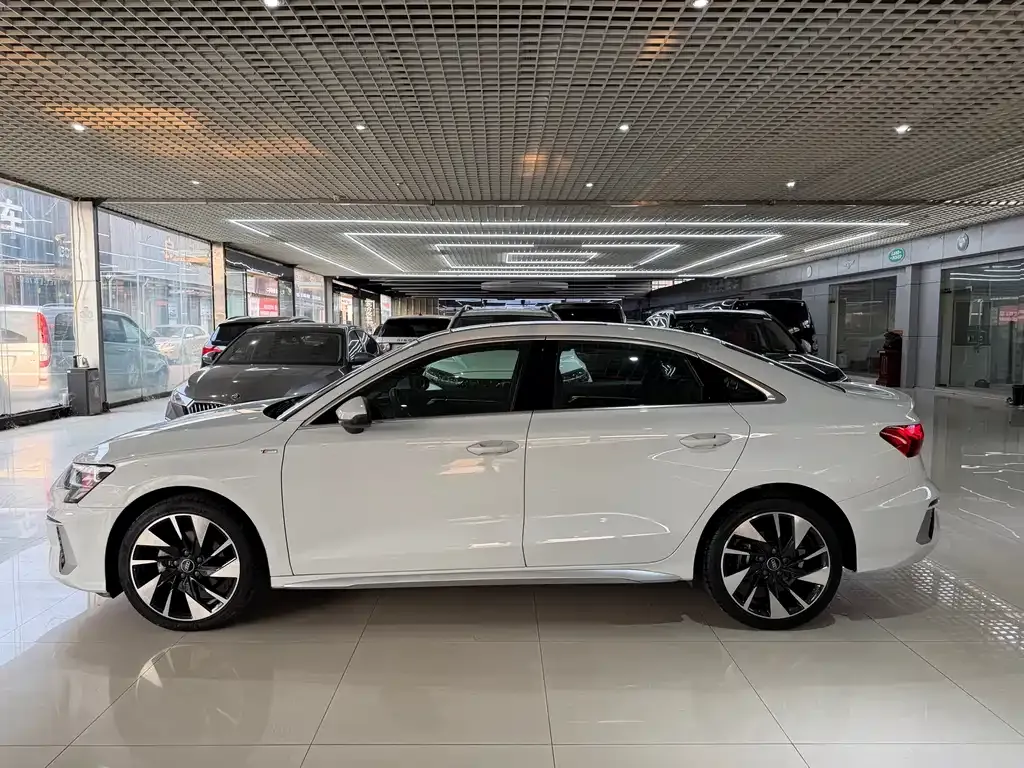Audi A3 2022 из CN, фото 3